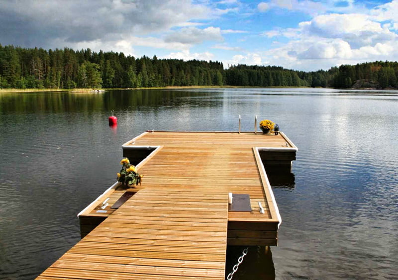 Marinetek Hummeri, betonilaituri